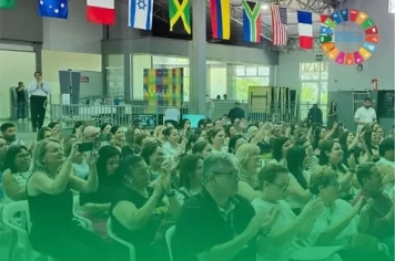 PREFEITO QUEJO PARTICIPA DE ENCONTRODO DO CIVAP DE EDUCAÇÃO EM POMPEIA.