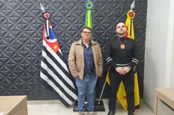 PREFEITO DUDA RECEBE EM SEU GABINETE O NOVO DELEGADO DA POLÍCIA CIVIL DE FLORÍNEA, YURI MUNHOZ SILVEIRA