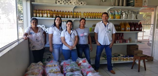FLORINEA REALIZA ENTREGA DE CESTAS BÁSICAS PARA FAMÍLIAS MENOS FAVORECIDAS
