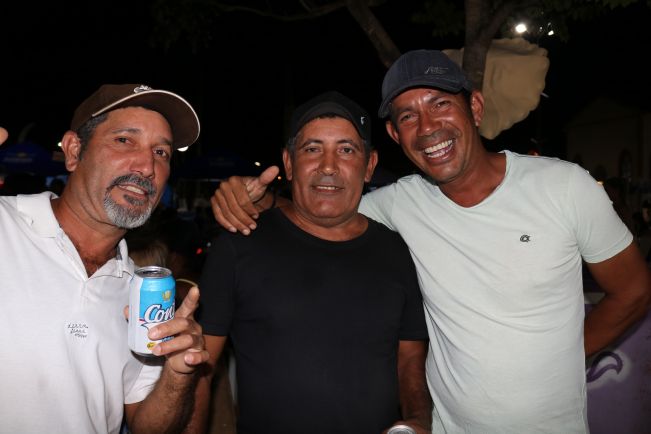 FEIRA DA LUA E FESTA DA PRIMAVERA MOVIMENTA PRAÇA DA MATRIZ