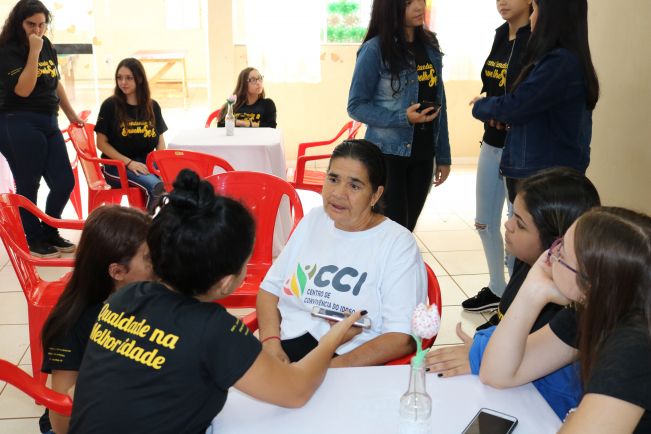 CENTRO DE CONVIVÊNCIA DO IDOSO RECEBE JOVENS DA CIDADE DE CÂNDIDO-MOTA