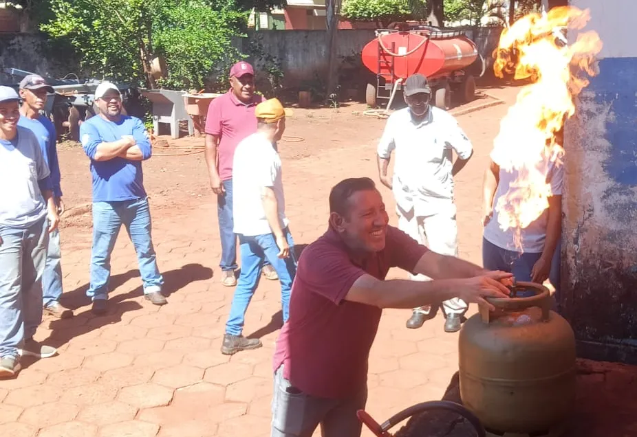 SEGURANÇA EM PRIMEIRO LUGAR: FLORÍNEA REALIZA CURSO DE COMBATE CONTRA INCÊNDIO!