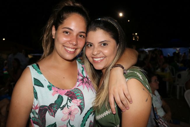 FEIRA DA LUA E FESTA DA PRIMAVERA MOVIMENTA PRAÇA DA MATRIZ