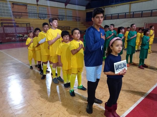ABERTURA DO CAMPEONATO DE FÉRIAS DO PROMIC ATRAI BOM PÚBLICO NO GINÁSIO DE ESPORTES ZUINÃO