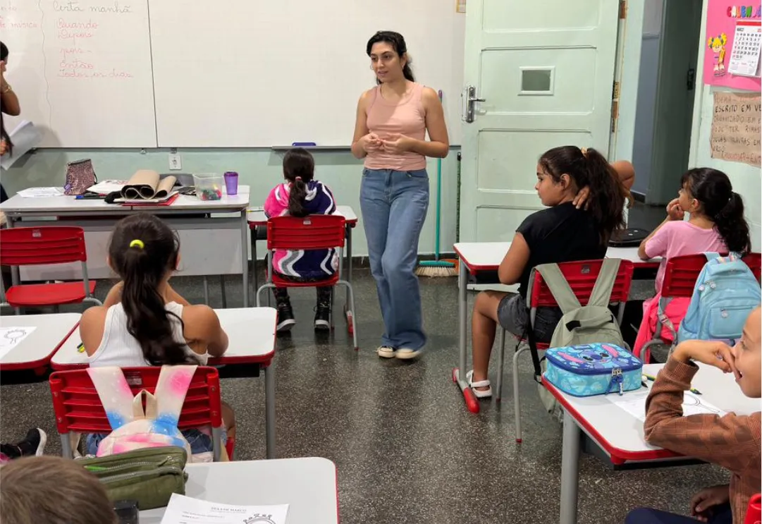 EDUCAÇÃO EM AÇÃO: PALESTRA REFORÇA COMBATE A VIOLÊNCIA CONTRA MULHER