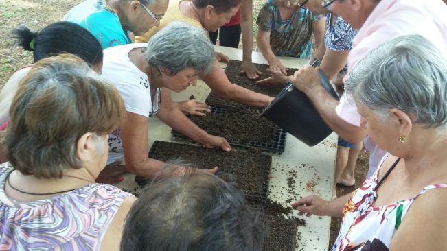 FLORÍNEA REALIZA PROJETO DE EDUCAÇÃO AMBIENTAL PARA MELHOR IDADE