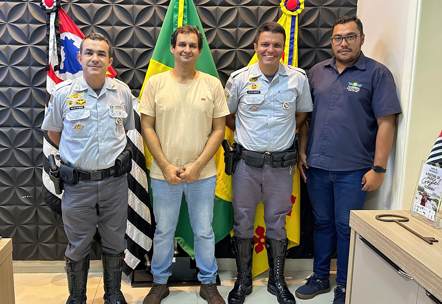 Prefeito Sérgio Quejo recebeu em seu gabinete o tenente-coronel Eurico e o capitão Demetrio, da Polícia Militar Rodoviária