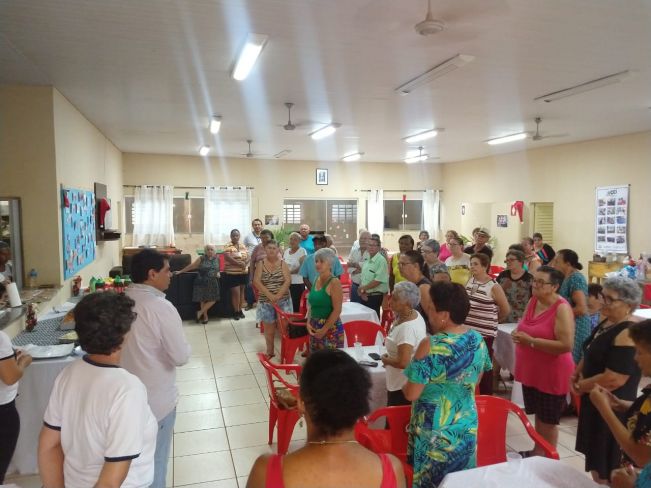 PREFEITURA REALIZA CONFRATERNIZAÇÃO PARA IDOSOS DO CCI