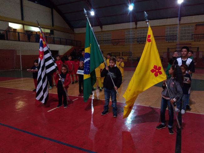 ABERTURA DO CAMPEONATO DE FÉRIAS DO PROMIC ATRAI BOM PÚBLICO NO GINÁSIO DE ESPORTES ZUINÃO