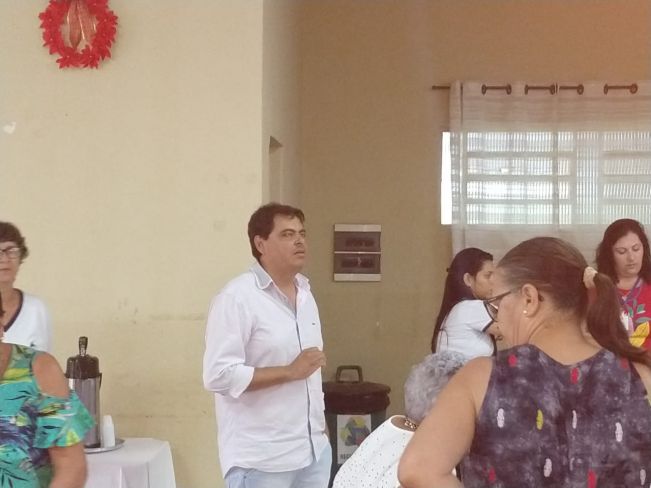 PREFEITURA REALIZA CONFRATERNIZAÇÃO PARA IDOSOS DO CCI