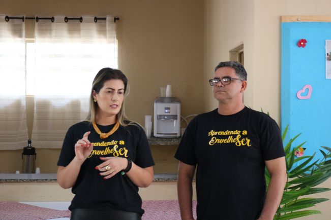 CENTRO DE CONVIVÊNCIA DO IDOSO RECEBE JOVENS DA CIDADE DE CÂNDIDO-MOTA