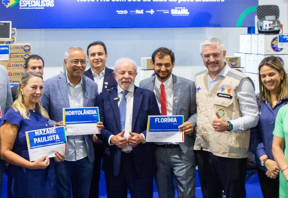 FLORÍNEA É CONTEMPLADA COM EQUIPAMENTOS PARA A SAÚDE EM ENCONTRO COM O PRESIDENTE LULA EM SÃO PAULO