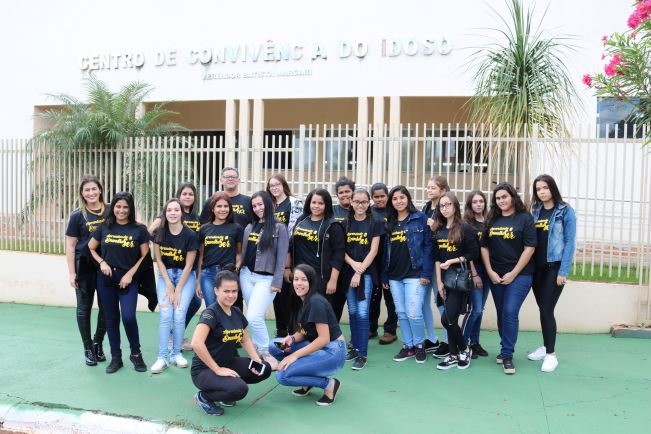 CENTRO DE CONVIVÊNCIA DO IDOSO RECEBE JOVENS DA CIDADE DE CÂNDIDO-MOTA
