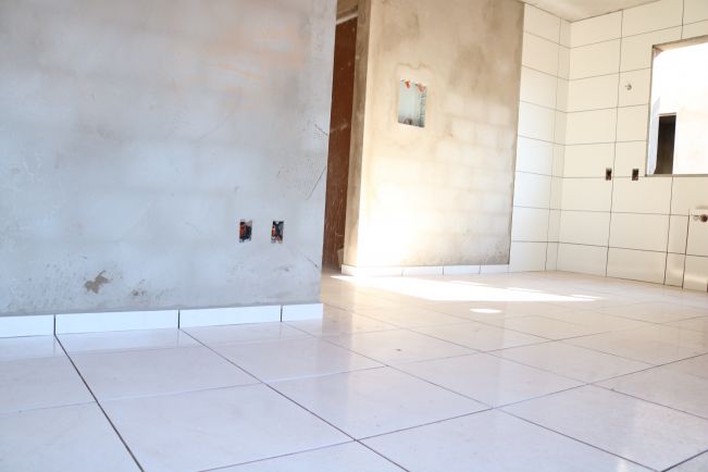 OBRA DAS 61 CASAS CDHU EM FLORÍNEA ATINGE 60% DE CONCLUSÃO