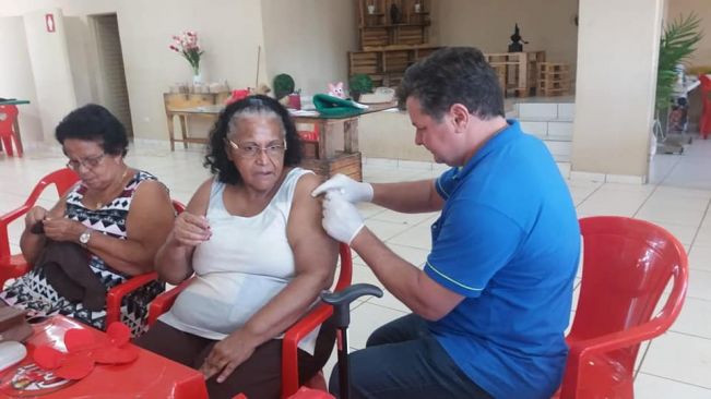 SECRETARIA MUNICIPAL DE SAÚDE REALIZA DIA D DA CAMPANHA DE VACINAÇÃO CONTRA A INFLUENZA
