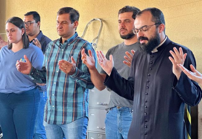 Prefeito Sérgio Quejo e o vice João Marcos participaram de um café da manhã especial com os funcionários da Saúde, marcando o início de um novo ciclo.