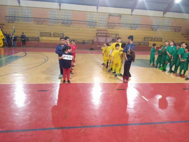 ABERTURA DO CAMPEONATO DE FÉRIAS DO PROMIC ATRAI BOM PÚBLICO NO GINÁSIO DE ESPORTES ZUINÃO