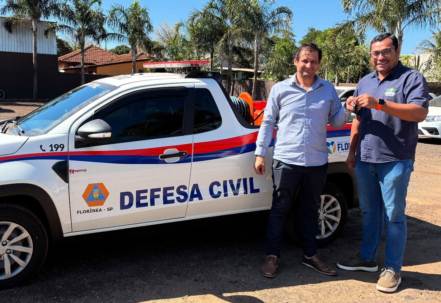 Prefeito Sérgio Quejo faz entrega oficial do carro 0km da Defesa Civil!