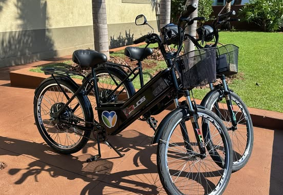 A Prefeitura de Florínea acaba de adquirir duas bicicletas elétricas que serão utilizadas no dia a dia das Secretarias de Administração e de Higiene e Saúde. 