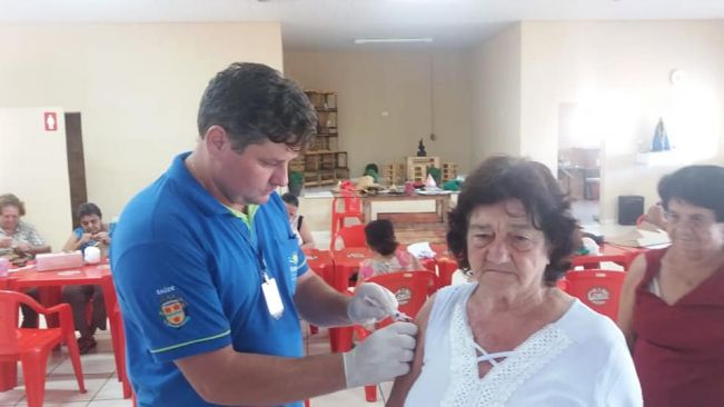 SECRETARIA MUNICIPAL DE SAÚDE REALIZA DIA D DA CAMPANHA DE VACINAÇÃO CONTRA A INFLUENZA