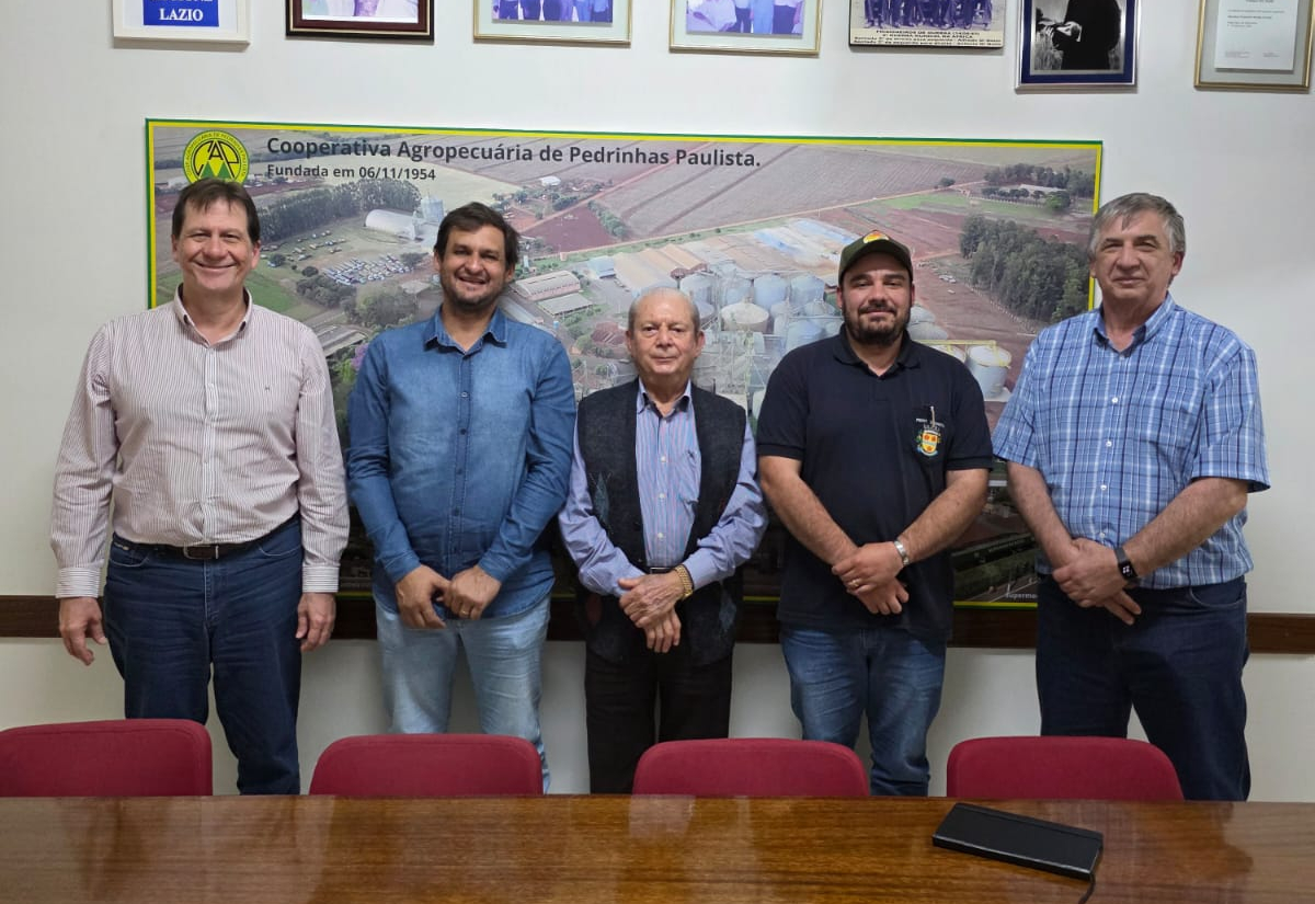 PREFEITO QUEJO SE REÚNE COM A DIRETORIA DA CAP - COOPERATIVA AGROPECUÁRIA DE PEDRINHAS PAULISTA