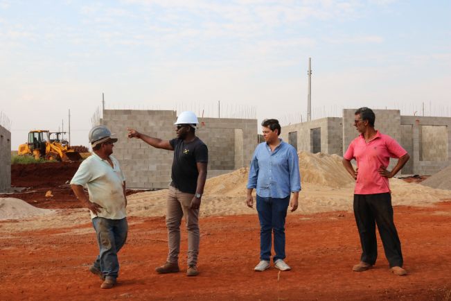 PREFEITO DUDA VISITA CONSTRUÇÃO DA CDHU