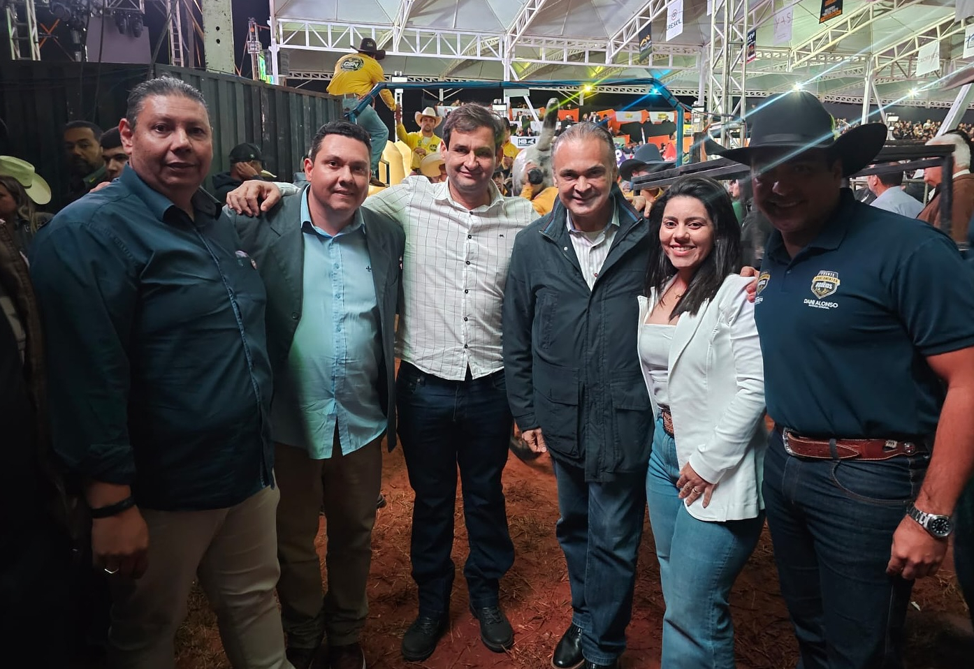 PREFEITO PARTICIPA DE ENCONTRO COM O SECRETÁRIO ESTADUAL DE TURISMO ROBERTO DE LUCENA EM PARAGUAÇU PAULISTA