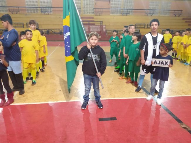 ABERTURA DO CAMPEONATO DE FÉRIAS DO PROMIC ATRAI BOM PÚBLICO NO GINÁSIO DE ESPORTES ZUINÃO
