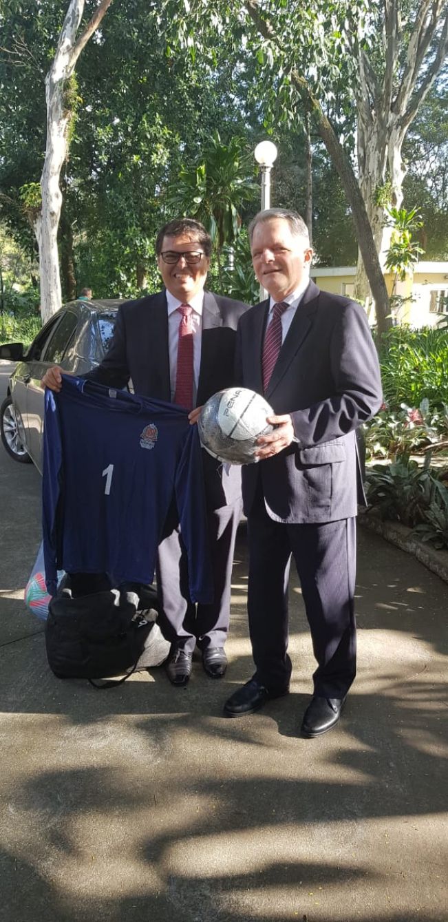 PREFEITO DUDA RECEBE KIT ESPORTE DO DEPUTADO ESTADUAL MAURO BRAGATO