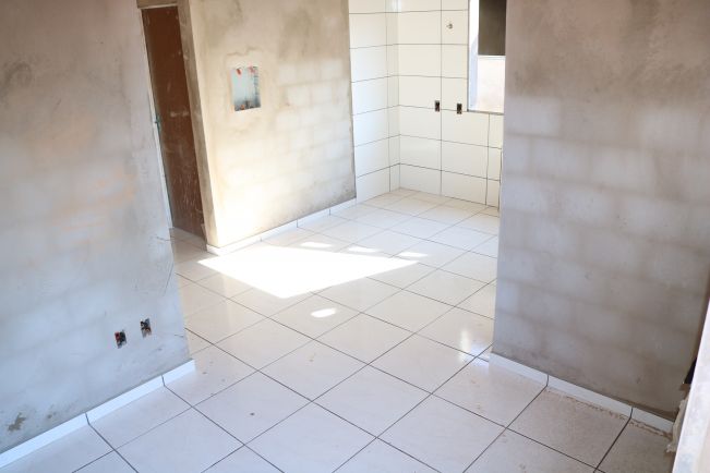 OBRA DAS 61 CASAS CDHU EM FLORÍNEA ATINGE 60% DE CONCLUSÃO
