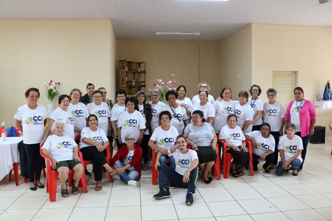 CENTRO DE CONVIVÊNCIA DO IDOSO RECEBE JOVENS DA CIDADE DE CÂNDIDO-MOTA