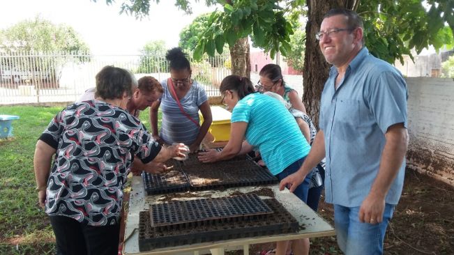 FLORÍNEA REALIZA PROJETO DE EDUCAÇÃO AMBIENTAL PARA MELHOR IDADE