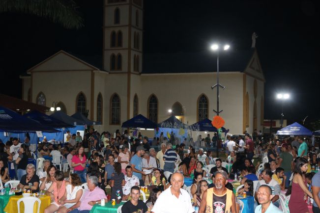 FEIRA DA LUA E FESTA DA PRIMAVERA MOVIMENTA PRAÇA DA MATRIZ