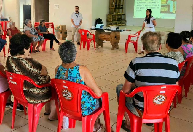 Equipe Técnica do CRAS realizam palestra no CCI em comemoração ao Dia Mundial de Conscientização da Violência Contra a Pessoa Idosa