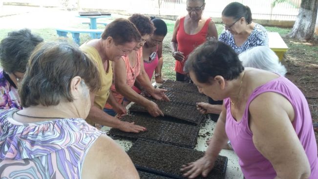 FLORÍNEA REALIZA PROJETO DE EDUCAÇÃO AMBIENTAL PARA MELHOR IDADE