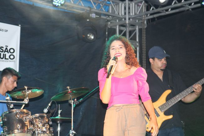 FEIRA DA LUA E FESTA DA PRIMAVERA MOVIMENTA PRAÇA DA MATRIZ