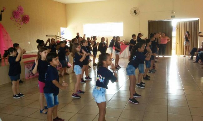 PROMIC E ECO-JOVEM REALIZAM EVENTO EM HOMENAGEM AO DIA DAS MÃES