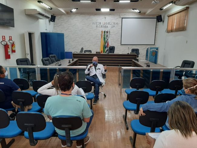EQUIPE DE FLORÍNEA PARTICIPA DE REUNIÃO COM INFECTOLOGISTA SOBRE COVID-19