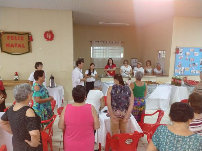 PREFEITURA REALIZA CONFRATERNIZAÇÃO PARA IDOSOS DO CCI